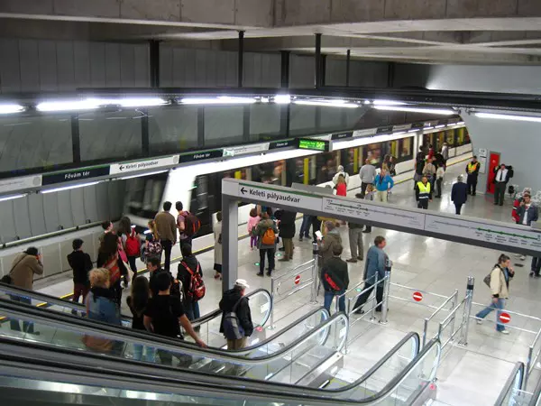 4-es metró, Fővám tér
