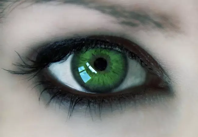 Zöld női szem