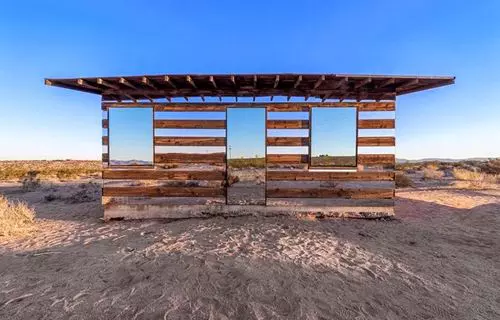 Lucid Stead, Phillip K. Smith alkotsa