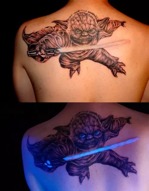 Yoda mester UV tetoválás